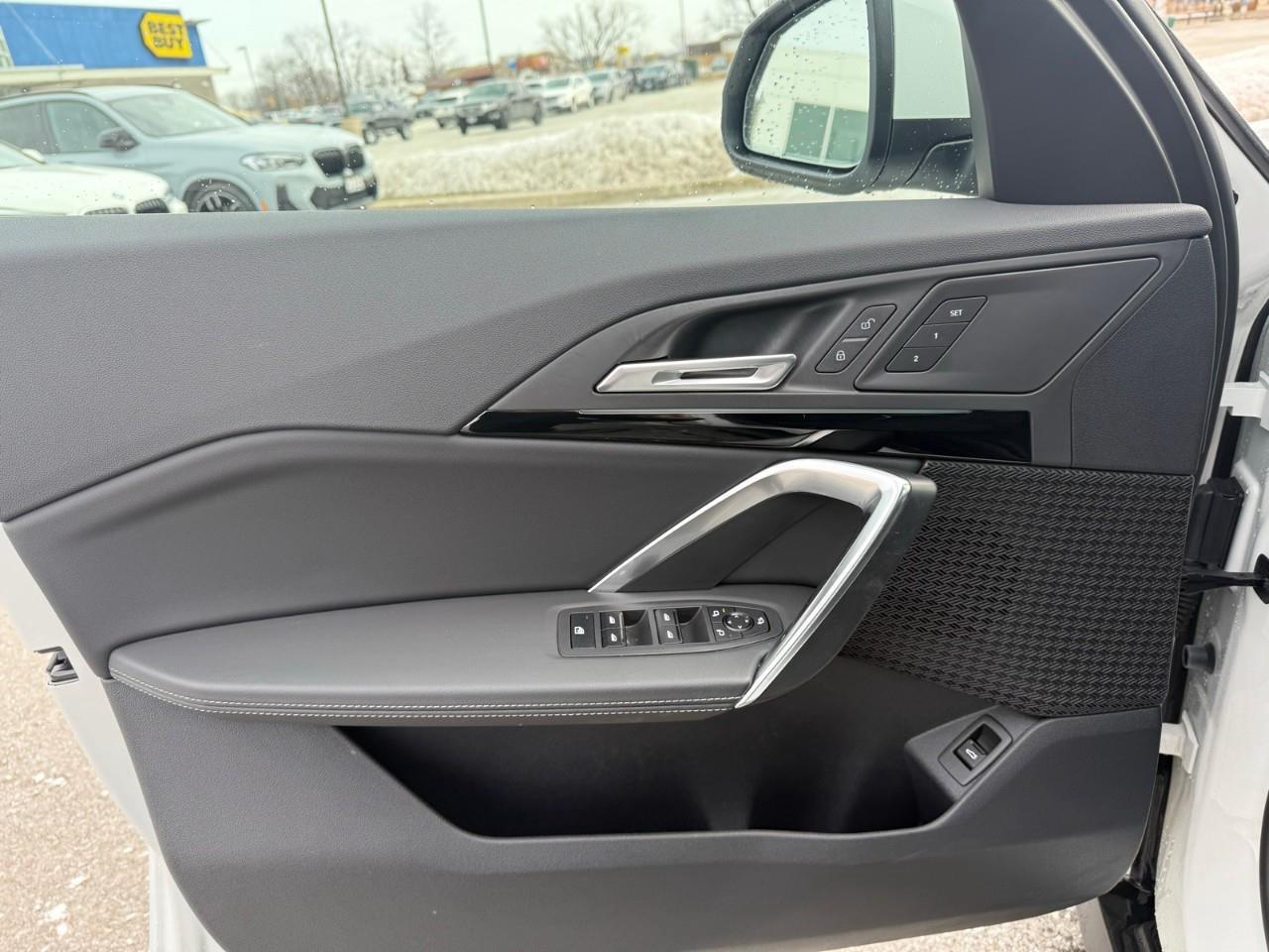 2025 BMW X1 xDrive28i Photo