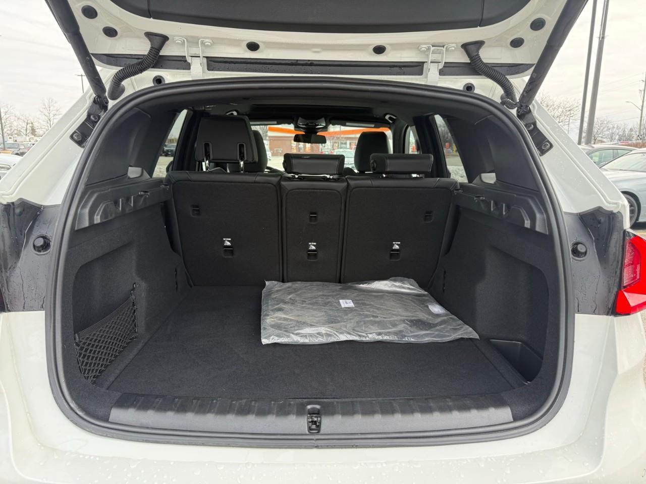 2025 BMW X1 xDrive28i Photo