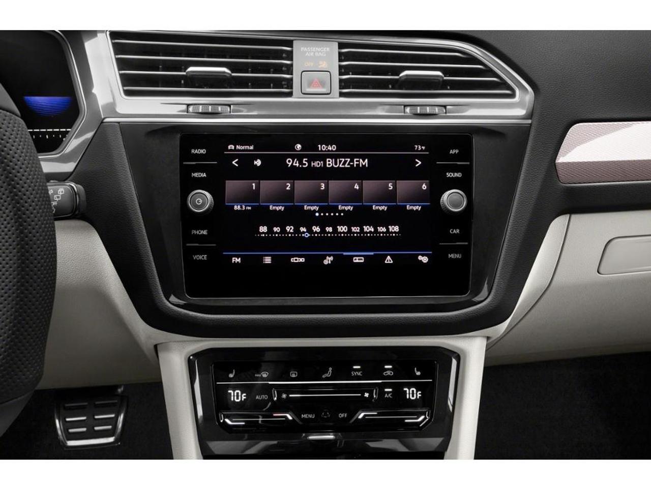 2022 Volkswagen Tiguan Comfortline R-Line Black Edition 4dr All-Wheel Drive 4MOTION Photo