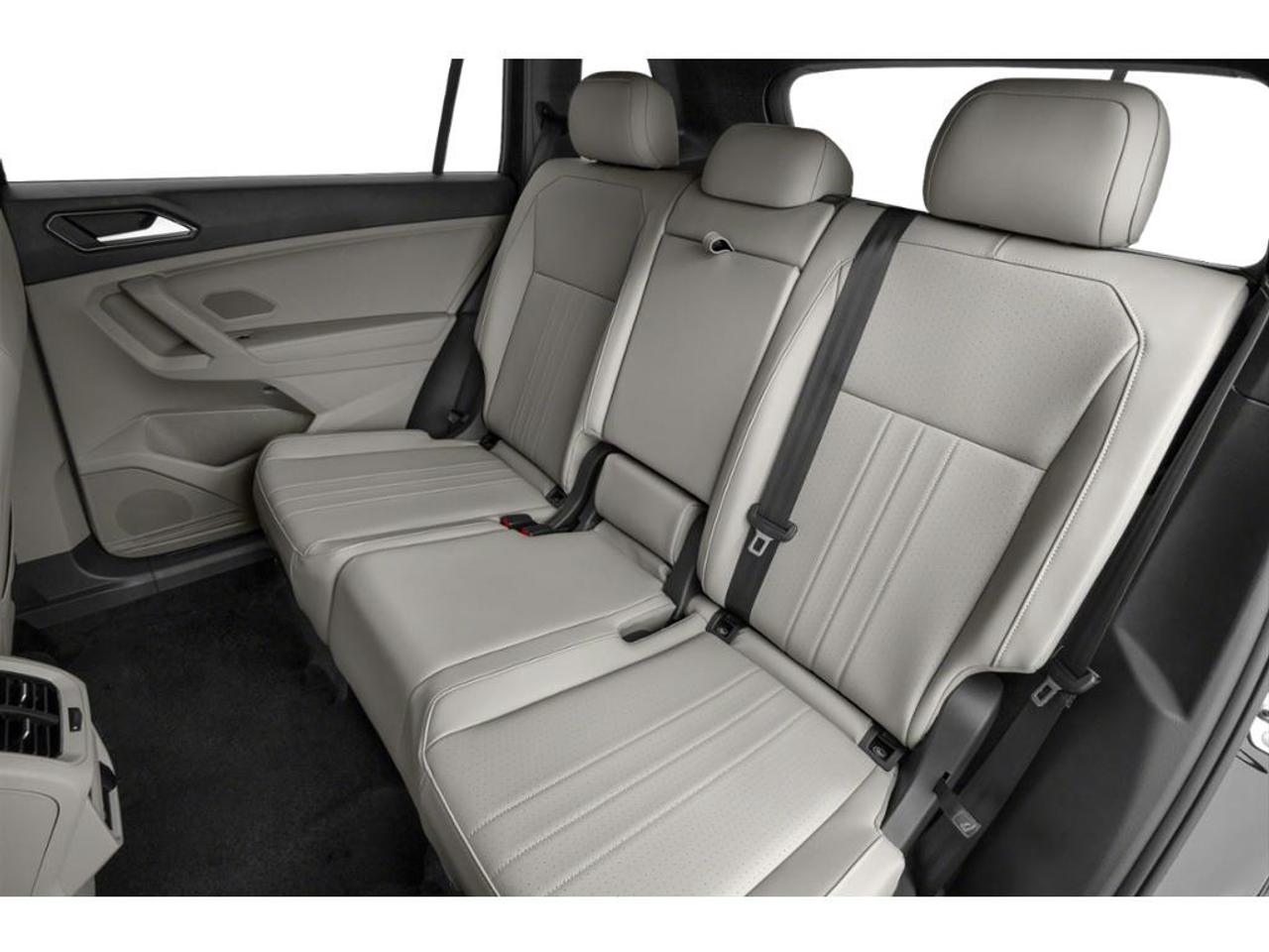 2022 Volkswagen Tiguan Comfortline R-Line Black Edition 4dr All-Wheel Drive 4MOTION Photo