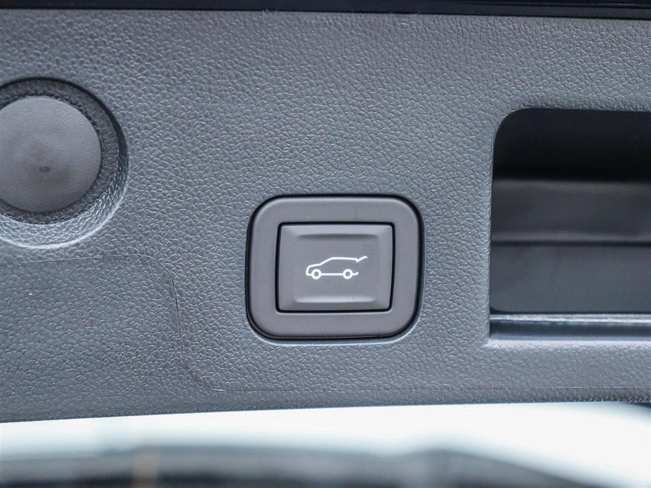 2027 GMC Terrain AWD AT4 Photo