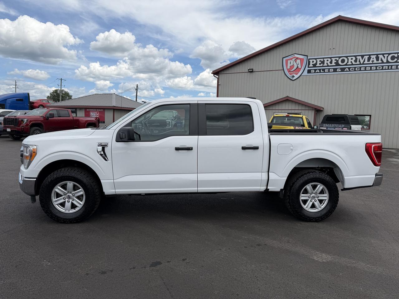 2021 Ford F-150 XLT 4WD SuperCrew 5.5' Box Photo2