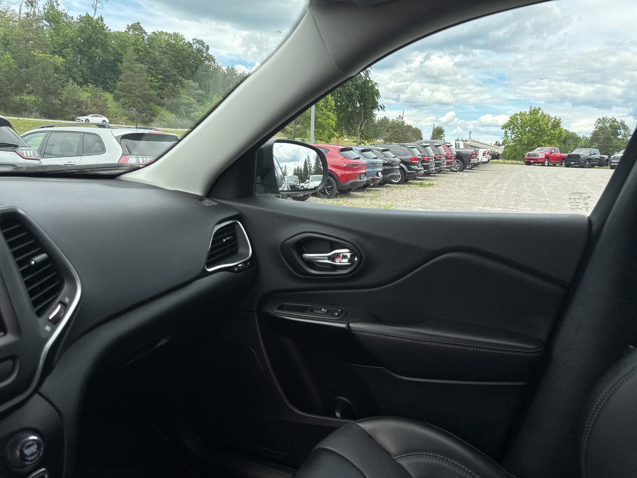 2022 Jeep Cherokee Altitude - htd seats/wheel - sunroof Photo