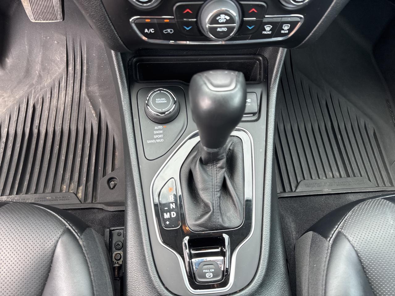2022 Jeep Cherokee Altitude - htd seats/wheel - sunroof Photo