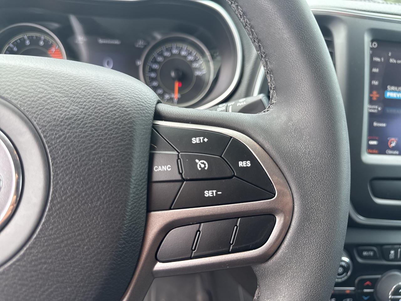 2022 Jeep Cherokee Altitude - htd seats/wheel - sunroof Photo