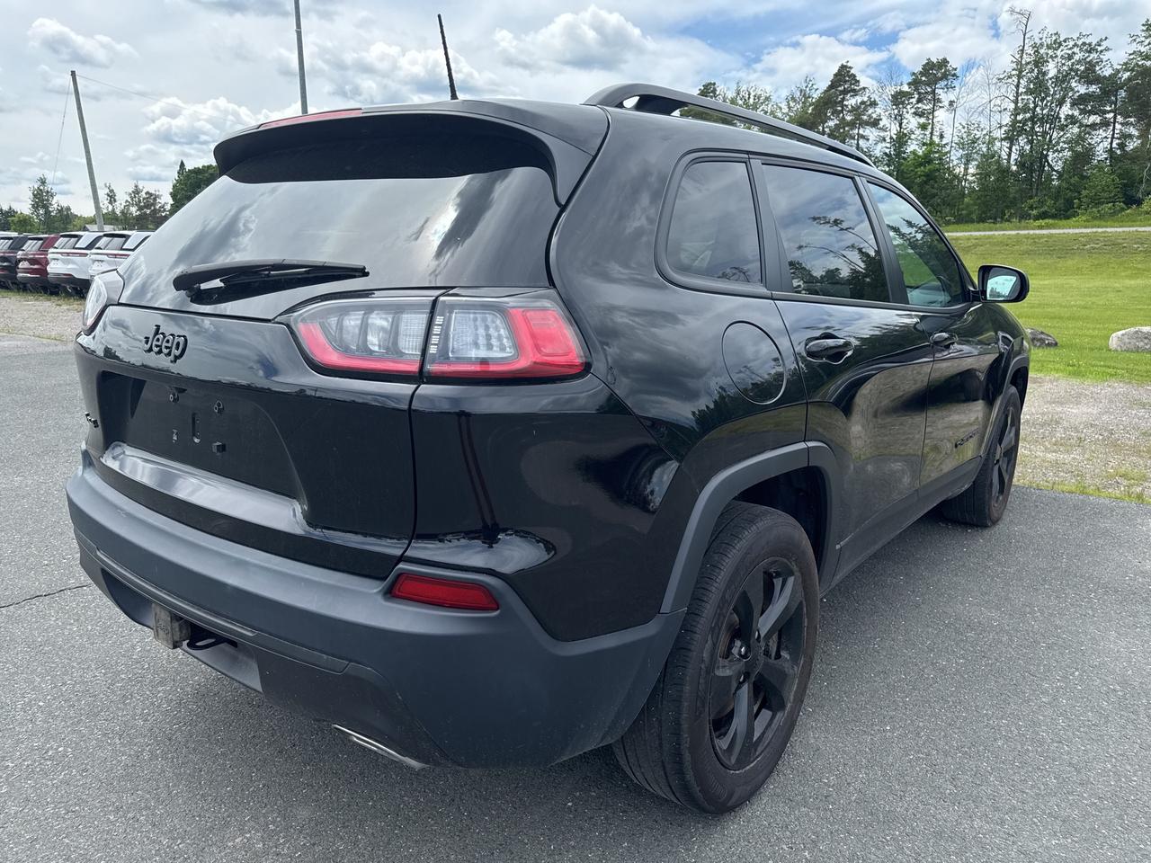 2022 Jeep Cherokee Altitude - htd seats/wheel - sunroof Photo