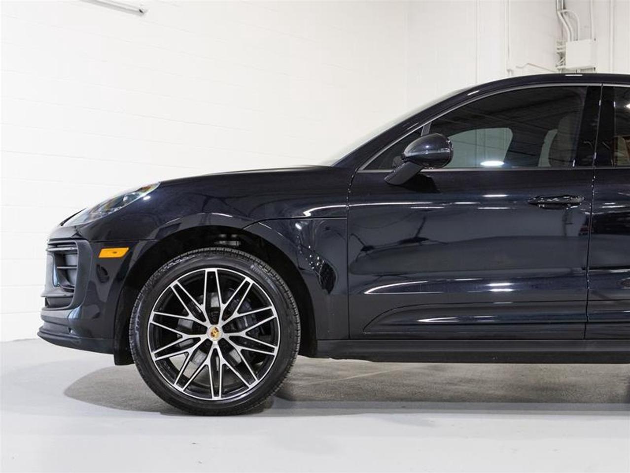 2025 Porsche Macan AWD Photo