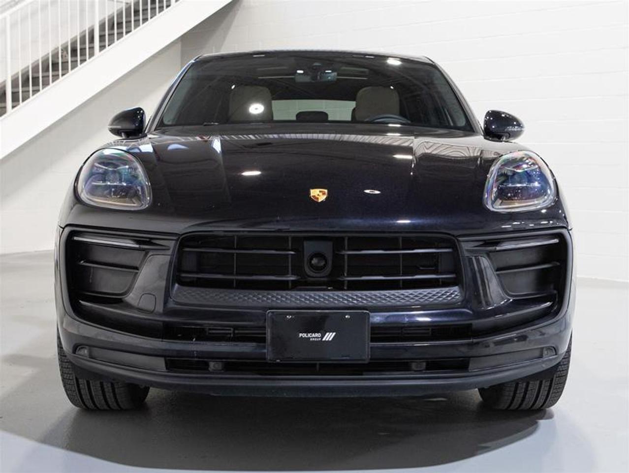 2025 Porsche Macan AWD Photo