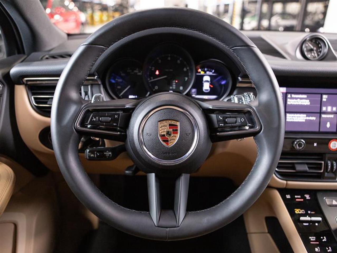 2025 Porsche Macan AWD Photo