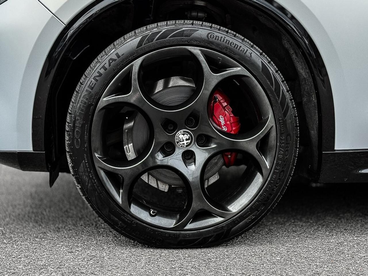 2024 Alfa Romeo Stelvio TI Photo
