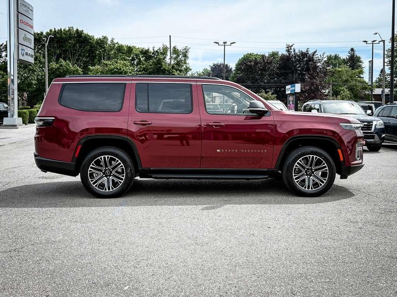 2026 Jeep Grand Wagoneer 8 PASSENGER   ALPINE AUDIO   HEATED/VENTED LEATHER   REMOTE START   ADAPTIVE CRUISE Photo3