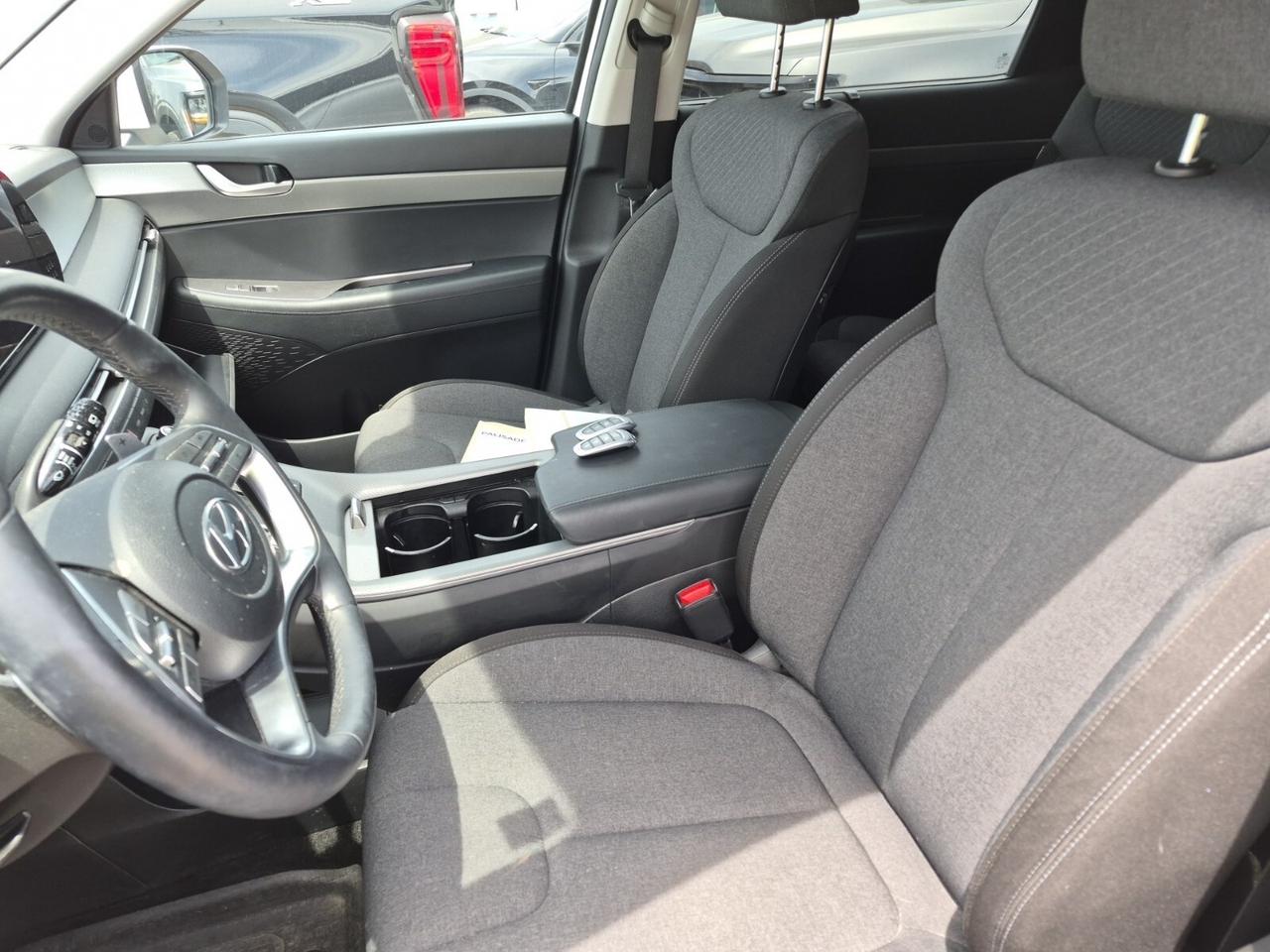 2023 Hyundai PALISADE Preferred   8 PASSENGER   SUNROOF   HEATED SEATS Photo