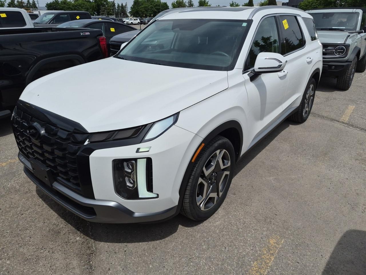2023 Hyundai PALISADE Preferred   8 PASSENGER   SUNROOF   HEATED SEATS Photo