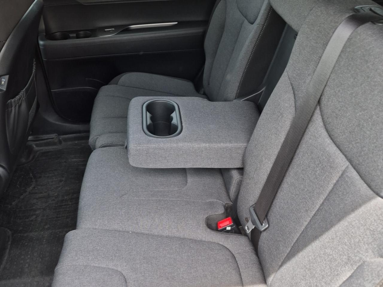 2023 Hyundai PALISADE Preferred   8 PASSENGER   SUNROOF   HEATED SEATS Photo3