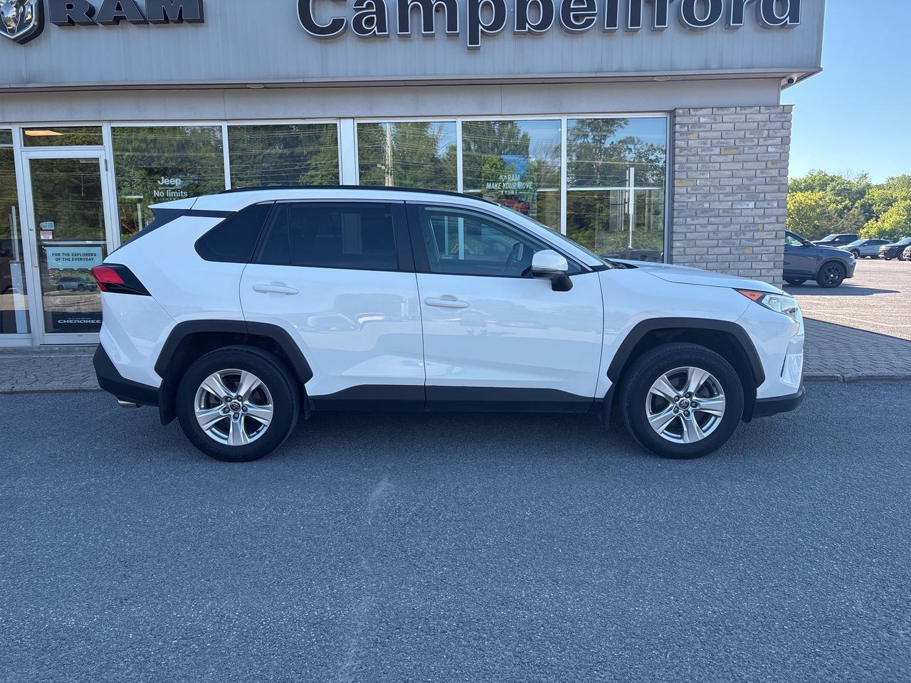 2021 Toyota RAV4 XLE Photo