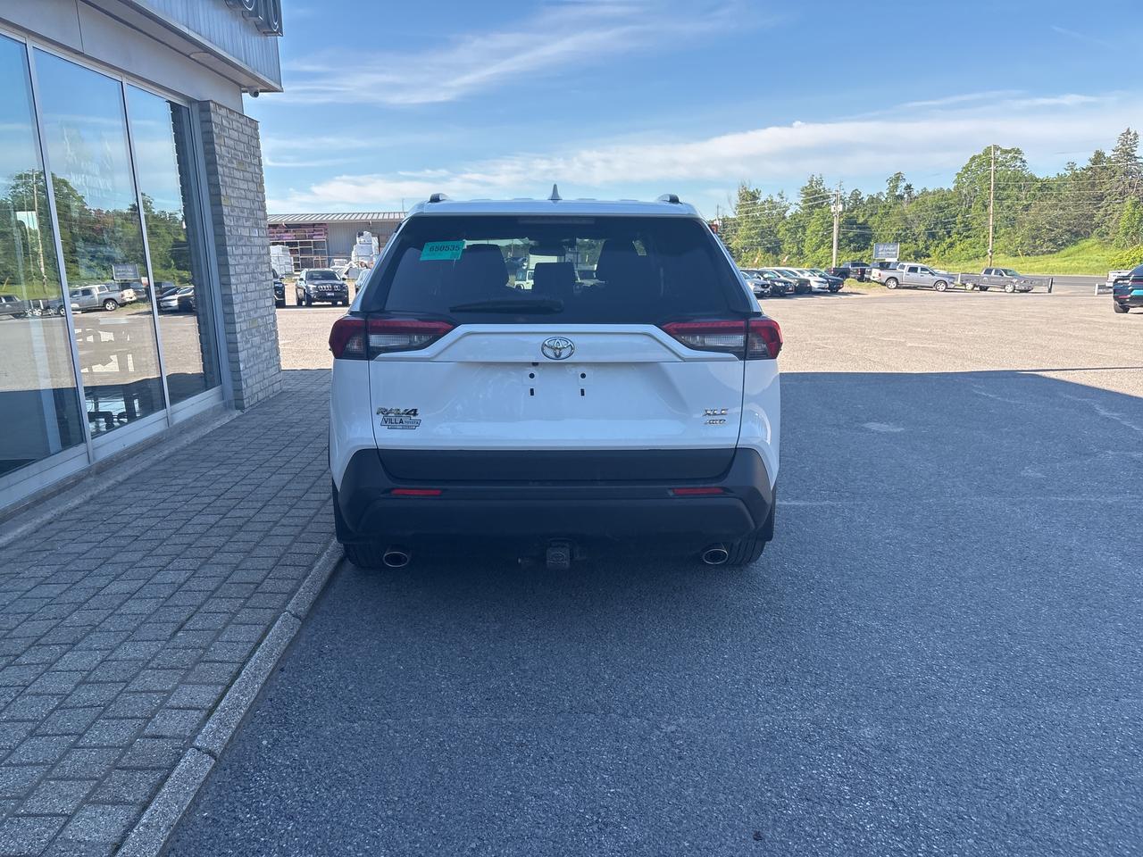 2021 Toyota RAV4 XLE Photo