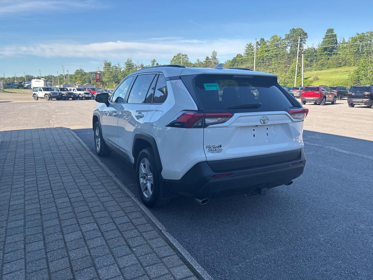 2021 Toyota RAV4 XLE Photo