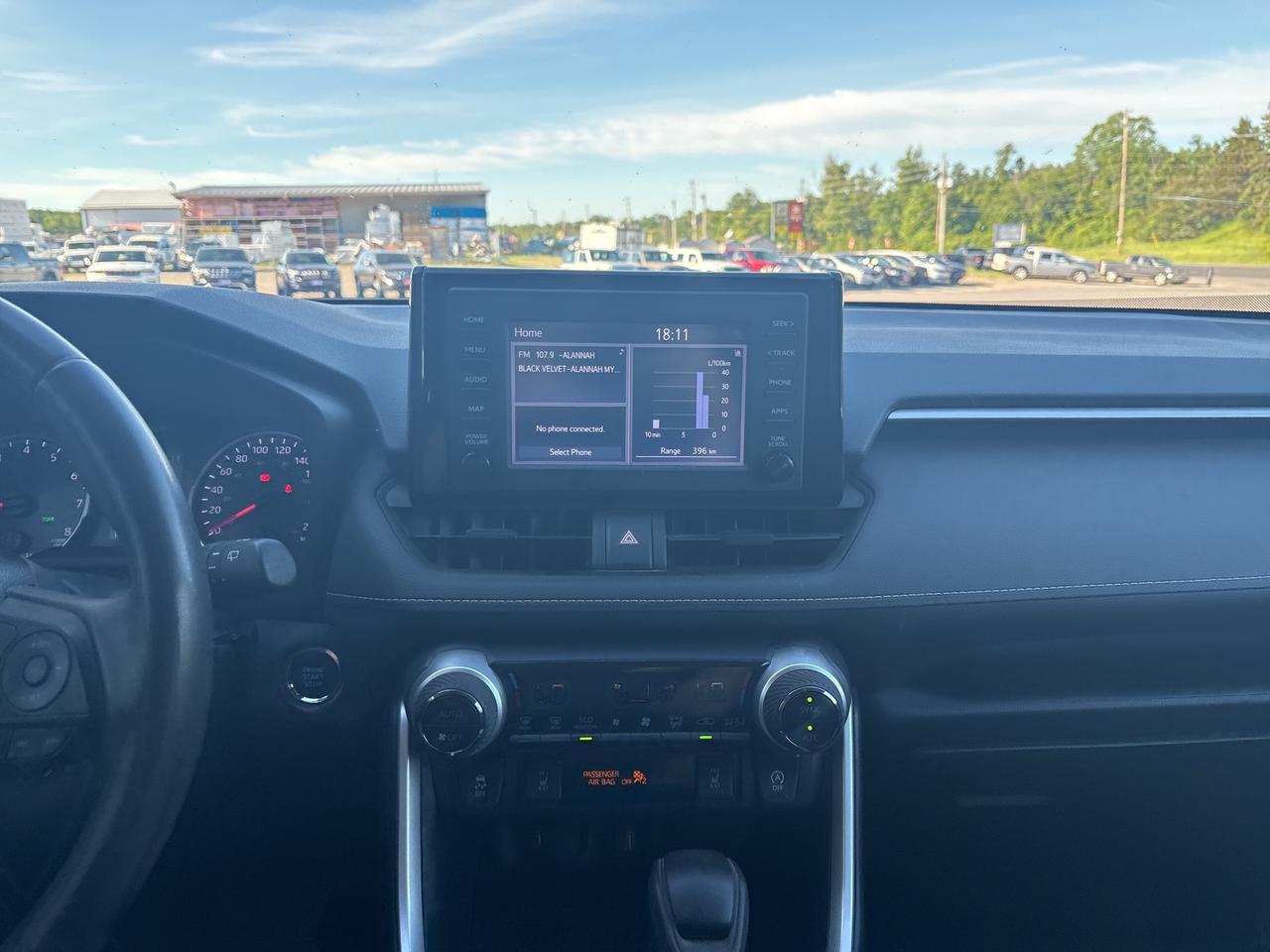 2021 Toyota RAV4 XLE Photo