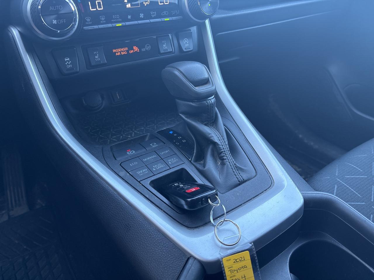 2021 Toyota RAV4 XLE Photo