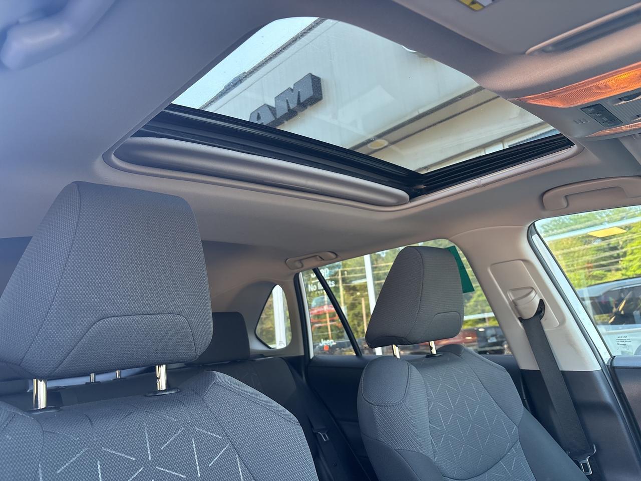 2021 Toyota RAV4 XLE Photo
