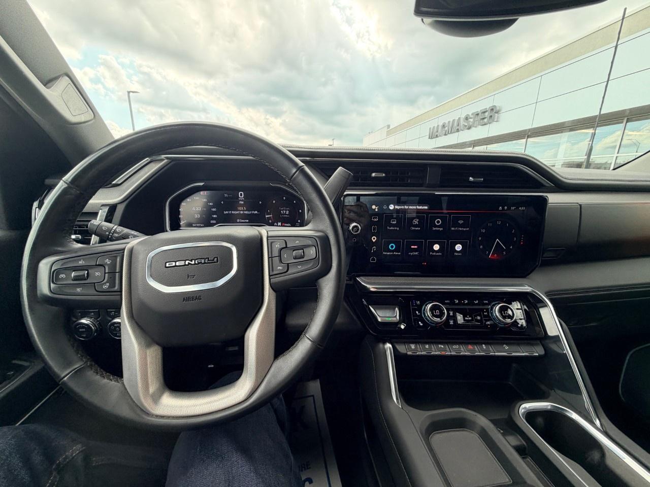 2024 GMC SIERRA 2500HD 4WD Crew Cab Standard Box Denali Photo