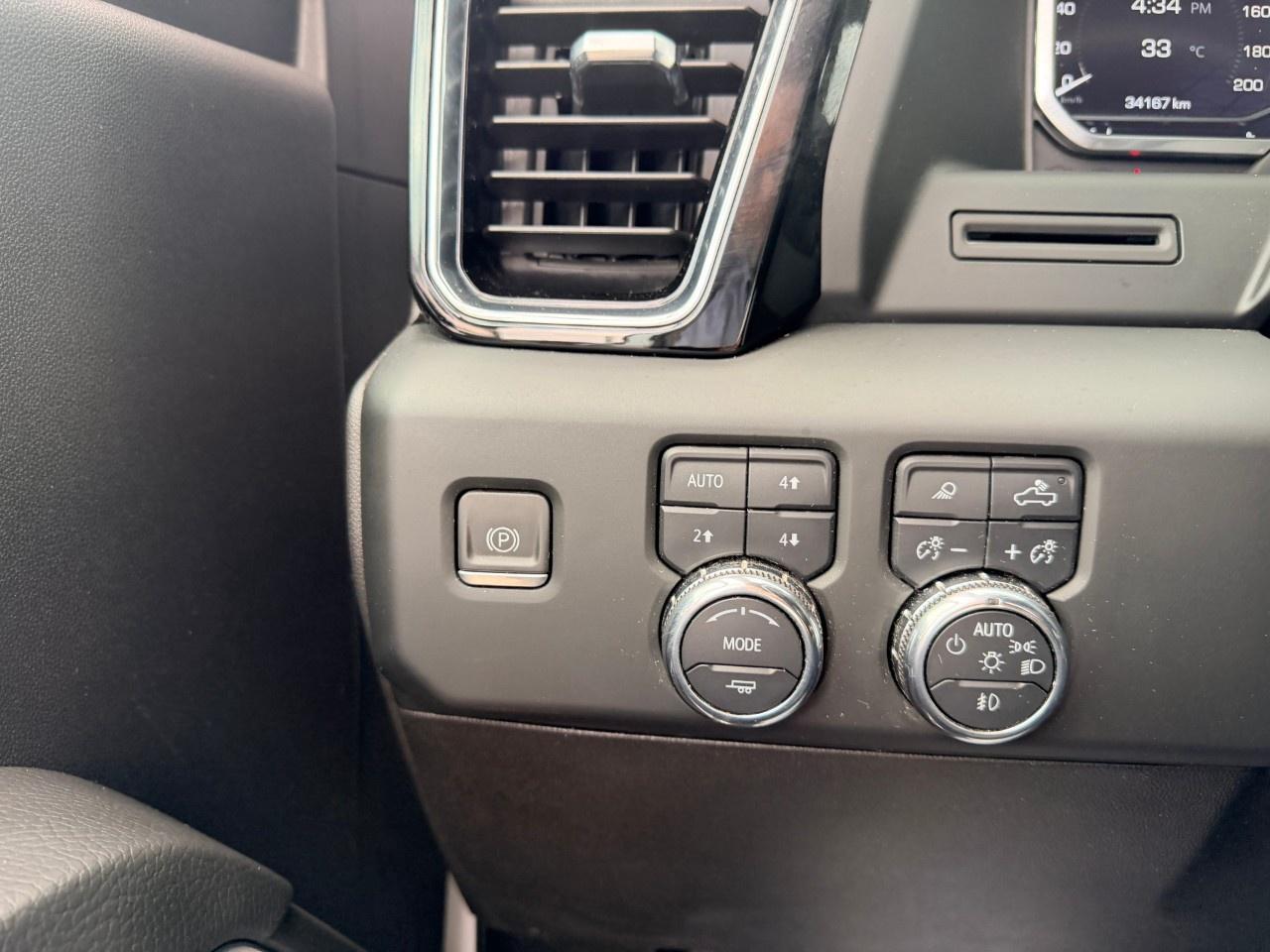 2024 GMC SIERRA 2500HD 4WD Crew Cab Standard Box Denali Photo