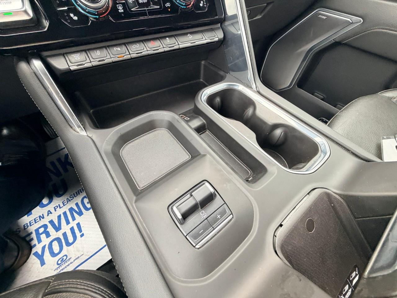 2024 GMC SIERRA 2500HD 4WD Crew Cab Standard Box Denali Photo