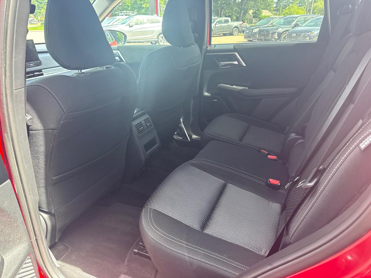 2025 Mitsubishi Outlander ES 4dr S-AWC Photo