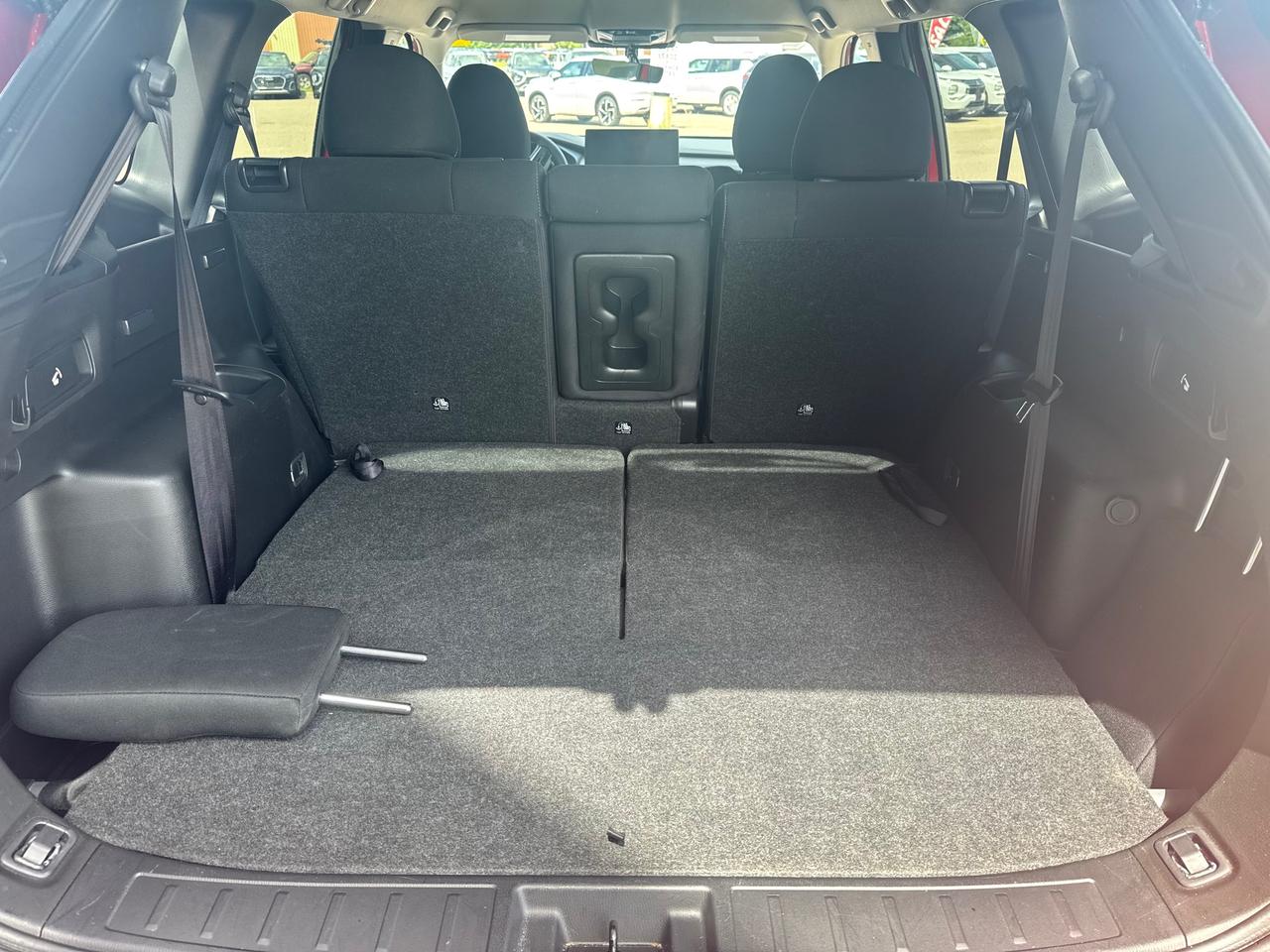 2025 Mitsubishi Outlander ES 4dr S-AWC Photo