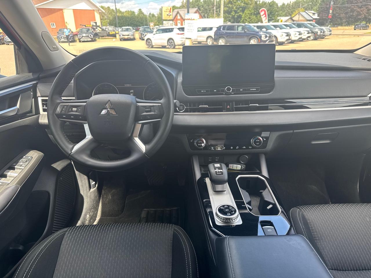2025 Mitsubishi Outlander ES 4dr S-AWC Photo
