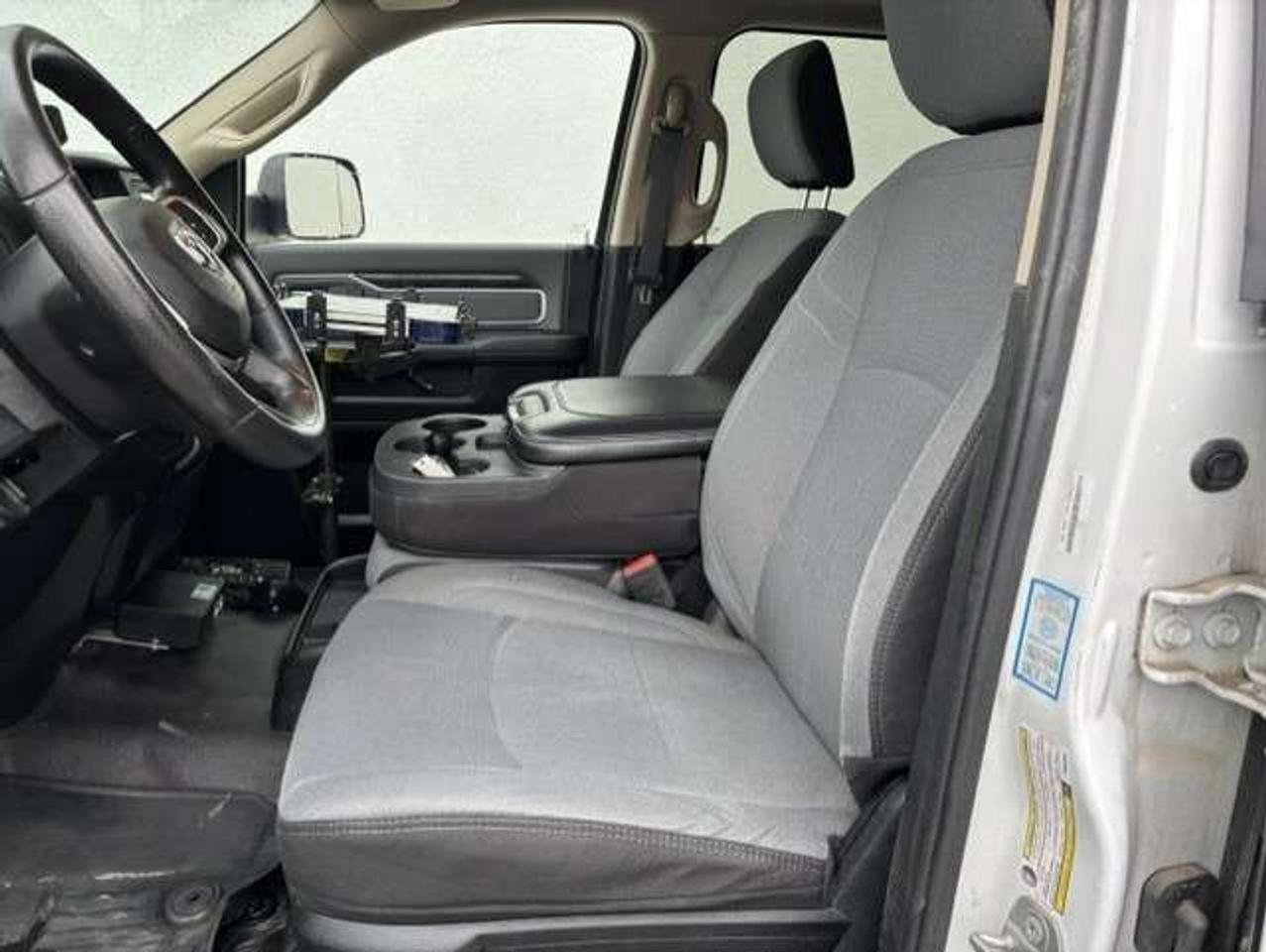 2019 RAM 2500 BIG HORN CREW CAB 6'4 BOX Camera-1 OWNER-CERTIFIED Photo