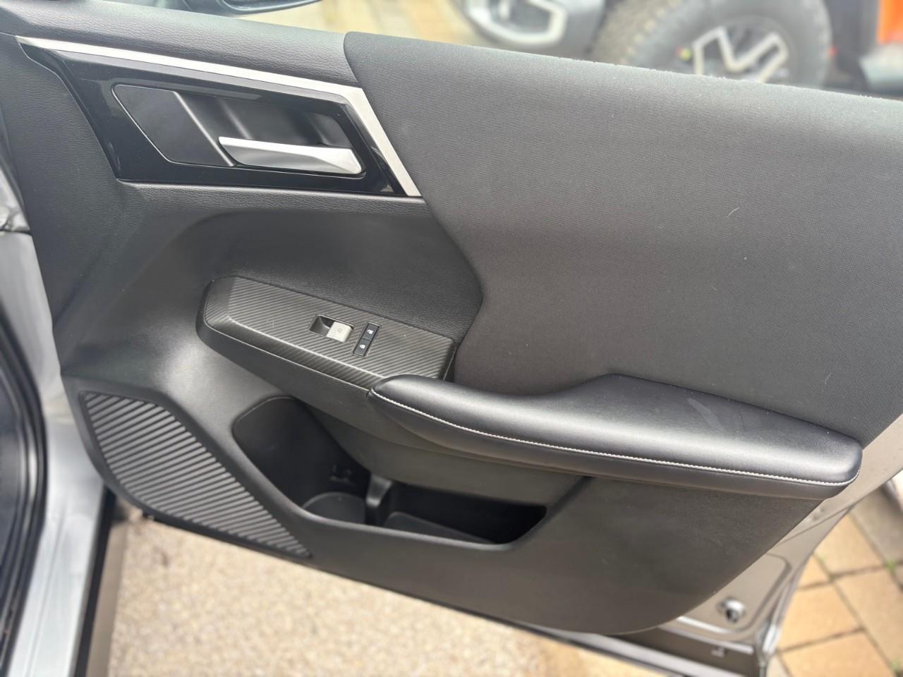 2024 Mitsubishi Outlander ES 4dr S-AWC Photo