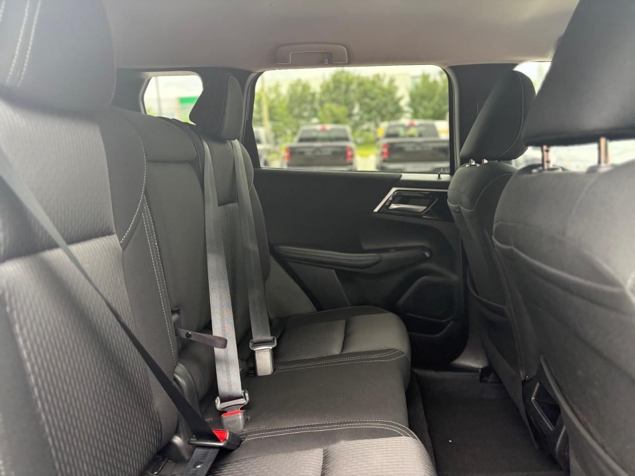 2024 Mitsubishi Outlander ES 4dr S-AWC Photo