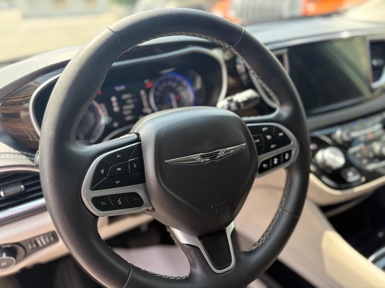 2024 Chrysler Pacifica Limited Front-Wheel Drive Passenger Van Photo