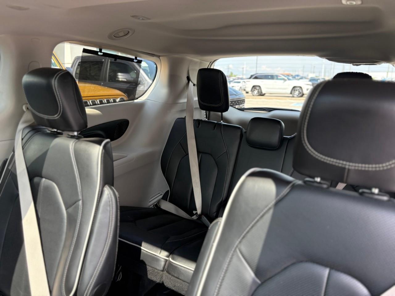2024 Chrysler Pacifica Limited Front-Wheel Drive Passenger Van Photo