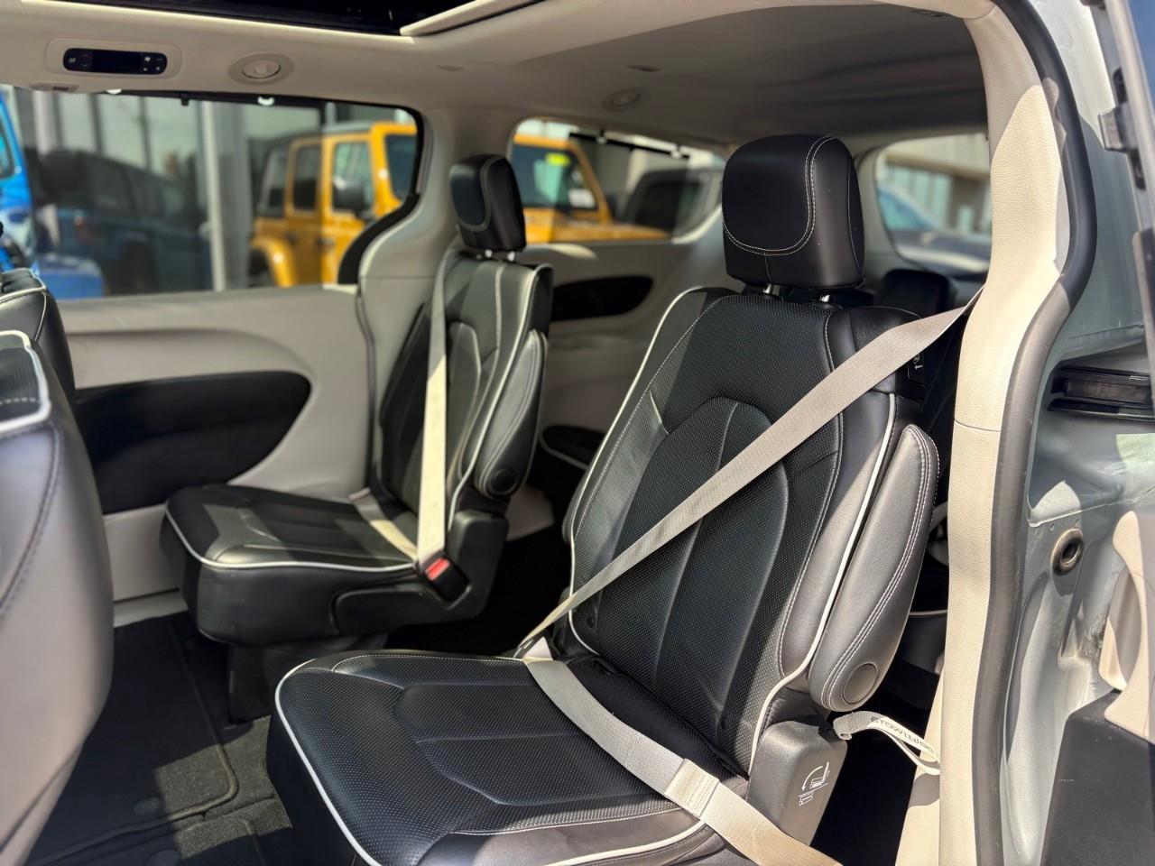2024 Chrysler Pacifica Limited Front-Wheel Drive Passenger Van Photo