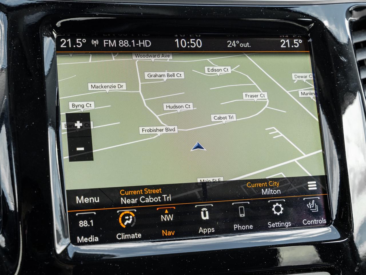 2019 Jeep Cherokee 4x4   Panoramic Sunroof   Navigation   Leather Photo