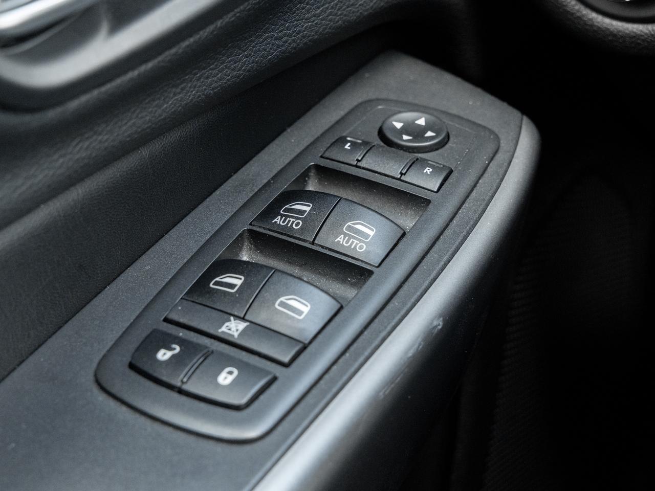 2019 Jeep Cherokee 4x4   Panoramic Sunroof   Navigation   Leather Photo