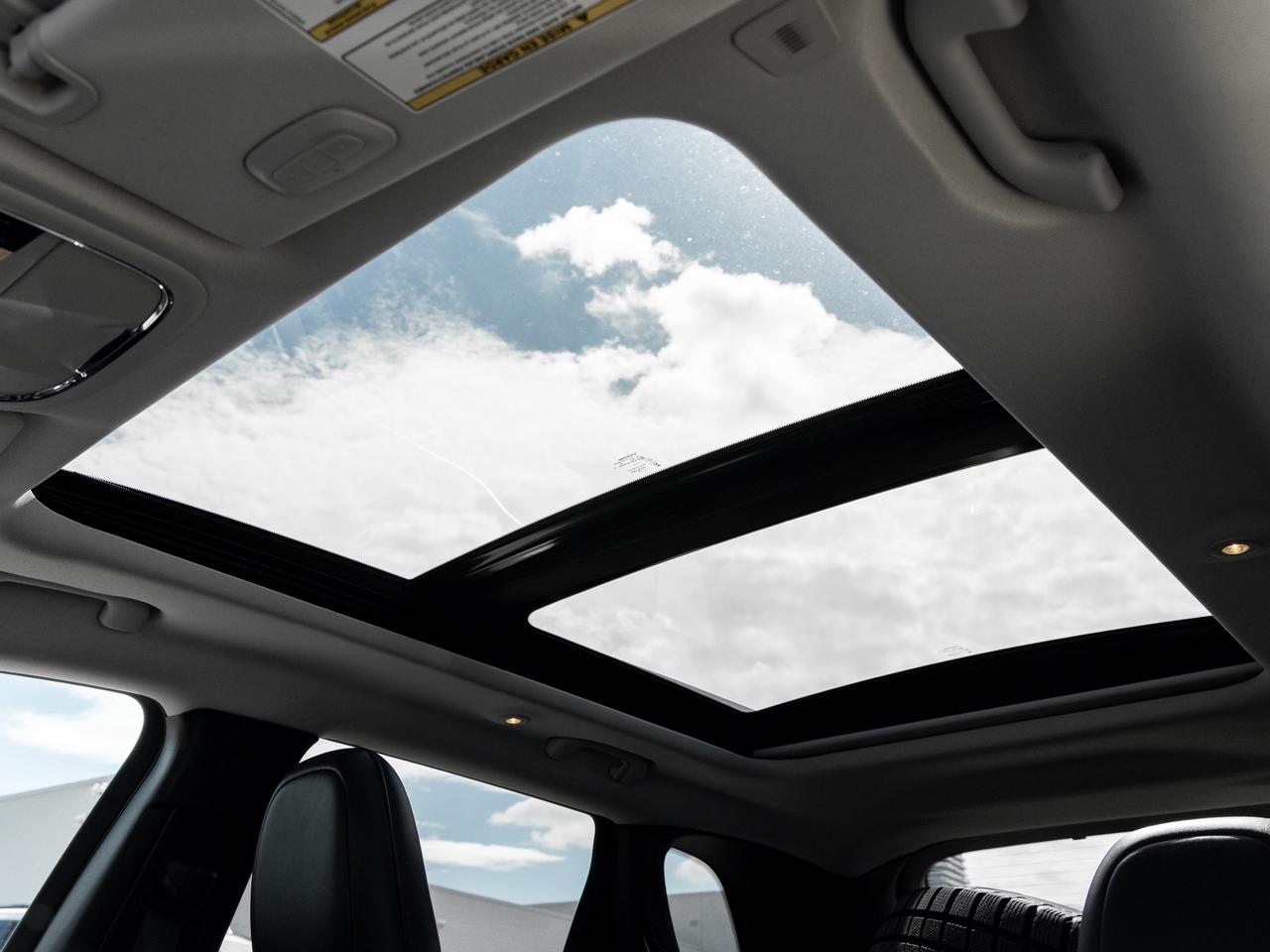 2019 Jeep Cherokee 4x4   Panoramic Sunroof   Navigation   Leather Photo