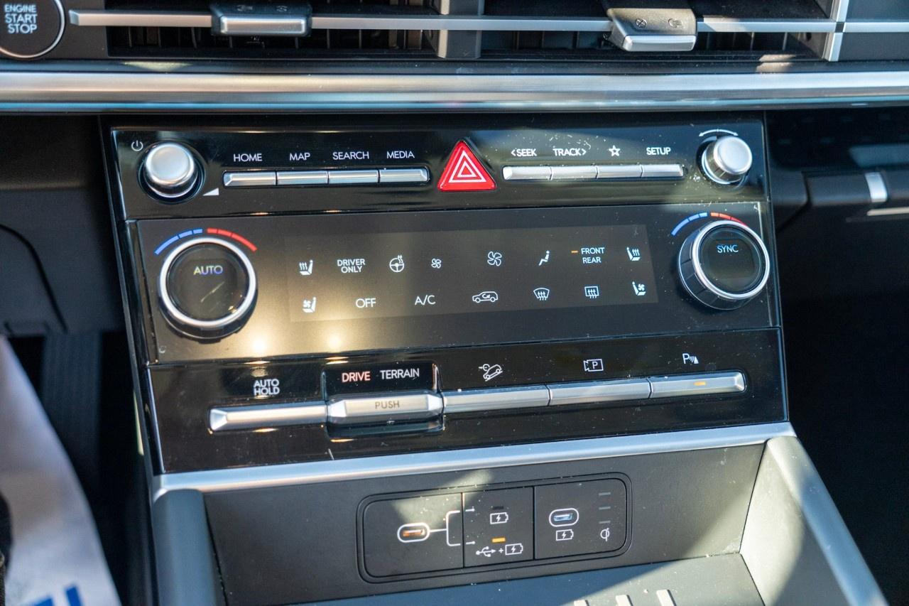2026 Hyundai Santa Fe Hybrid Luxury AWD Photo