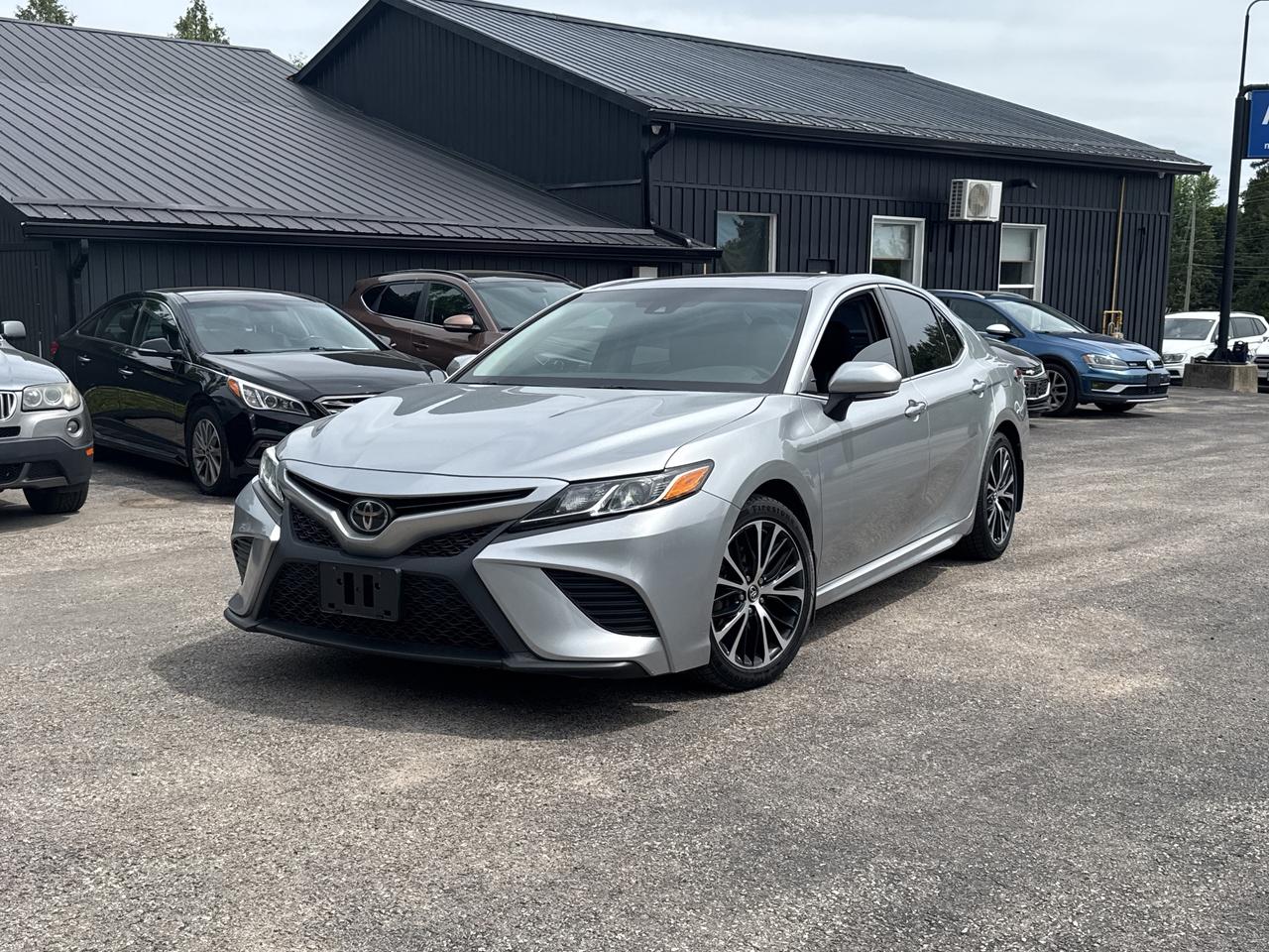 2018 Toyota Camry SE Upgrade Photo