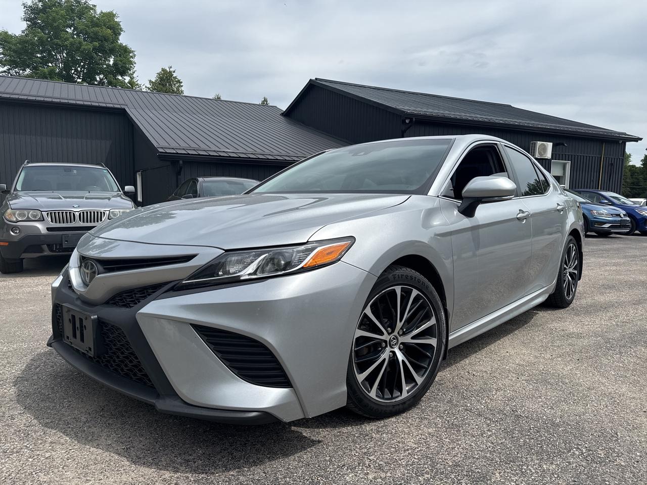 2018 Toyota Camry SE Upgrade Photo