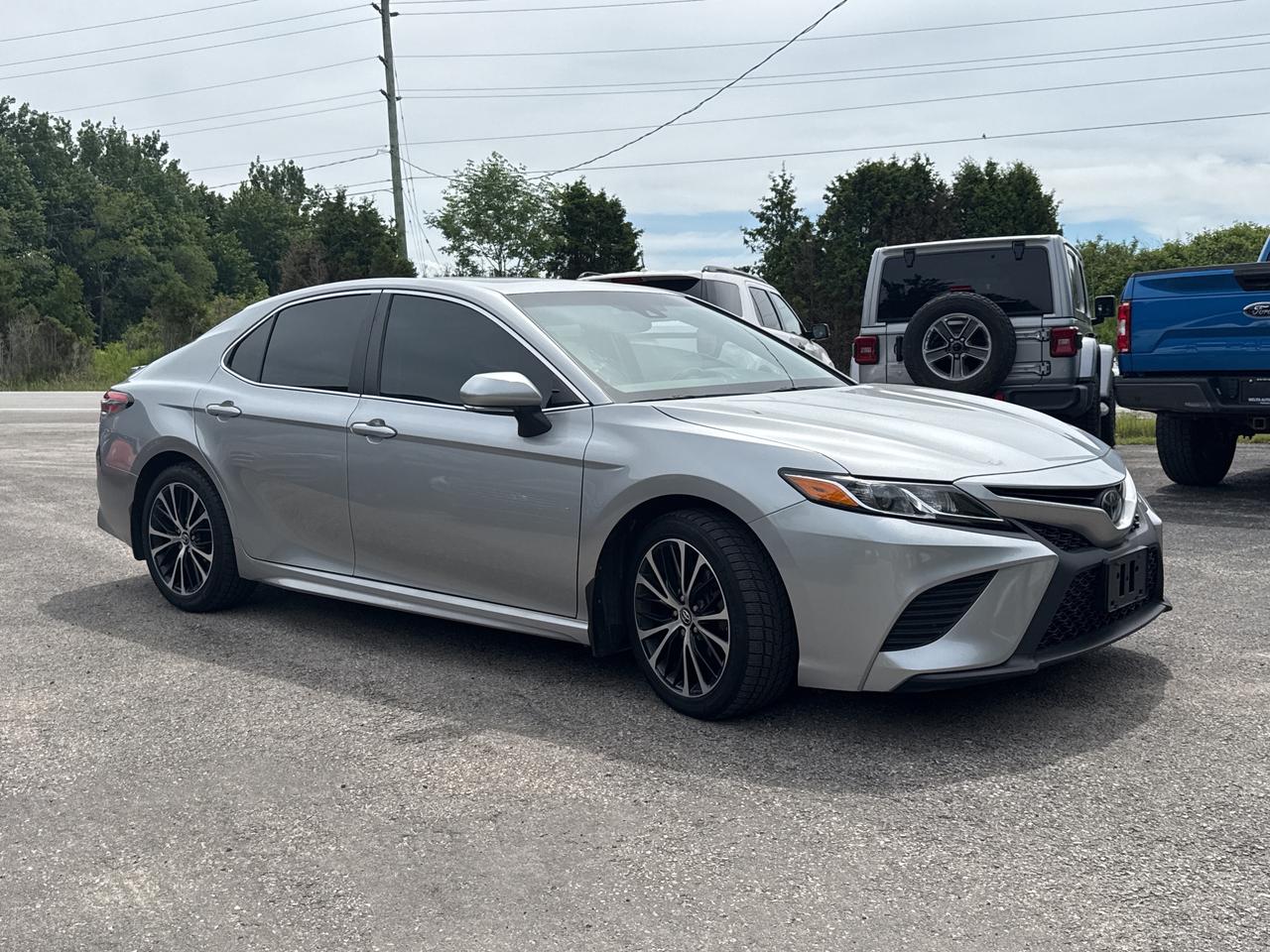 2018 Toyota Camry SE Upgrade Photo