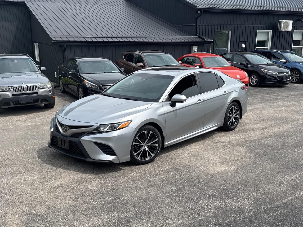 2018 Toyota Camry SE Upgrade Photo