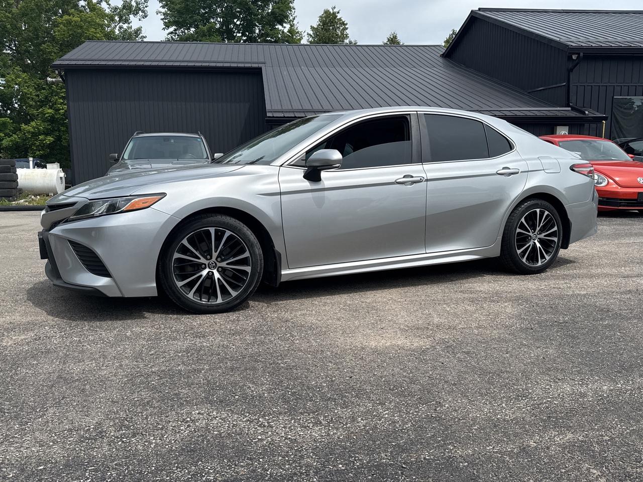 2018 Toyota Camry SE Upgrade Photo