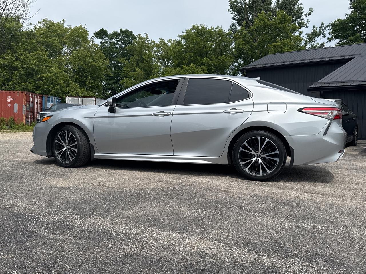 2018 Toyota Camry SE Upgrade Photo