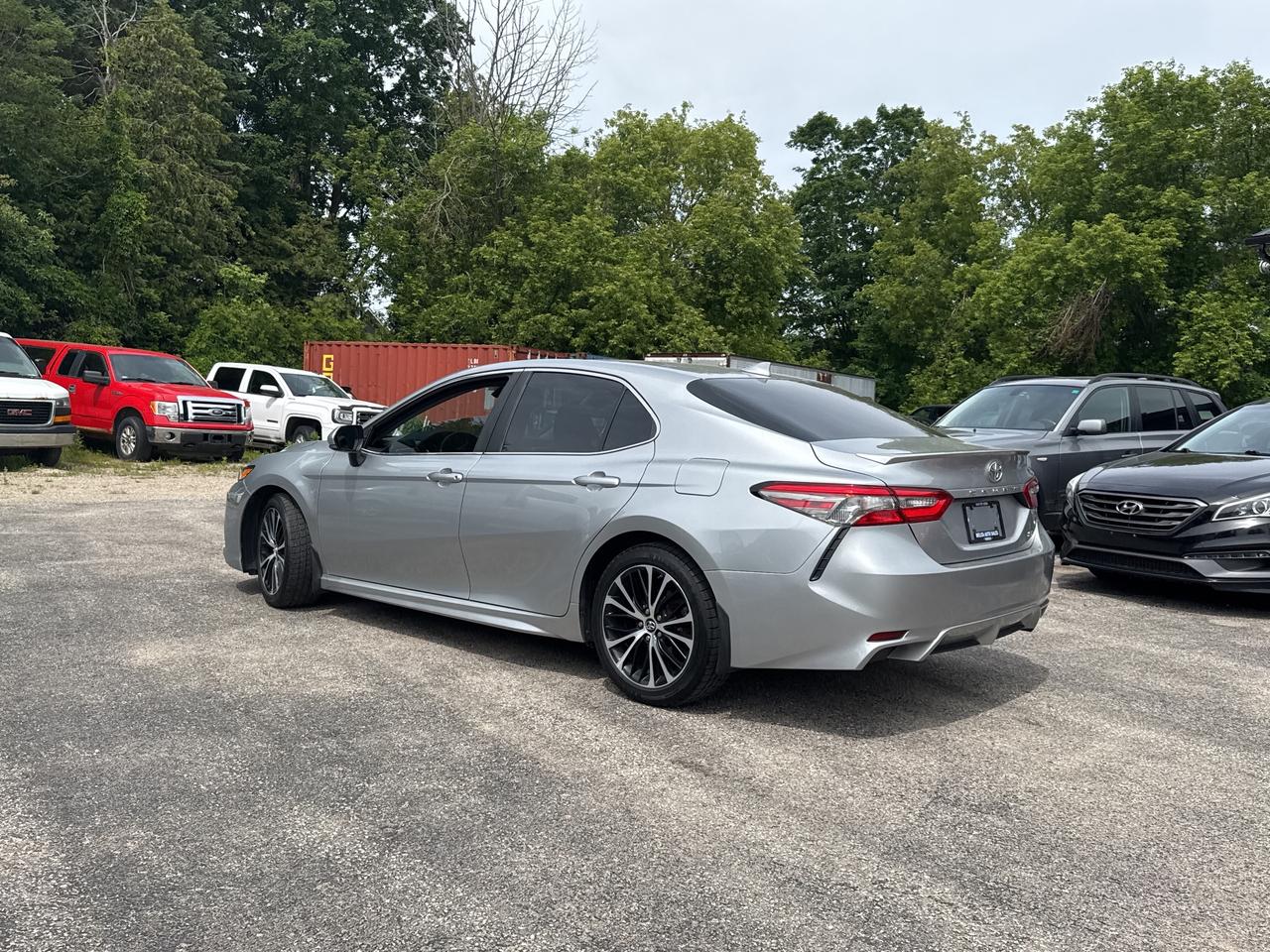2018 Toyota Camry SE Upgrade Photo