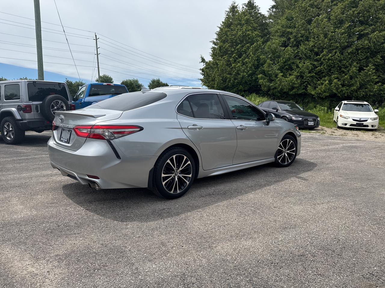 2018 Toyota Camry SE Upgrade Photo