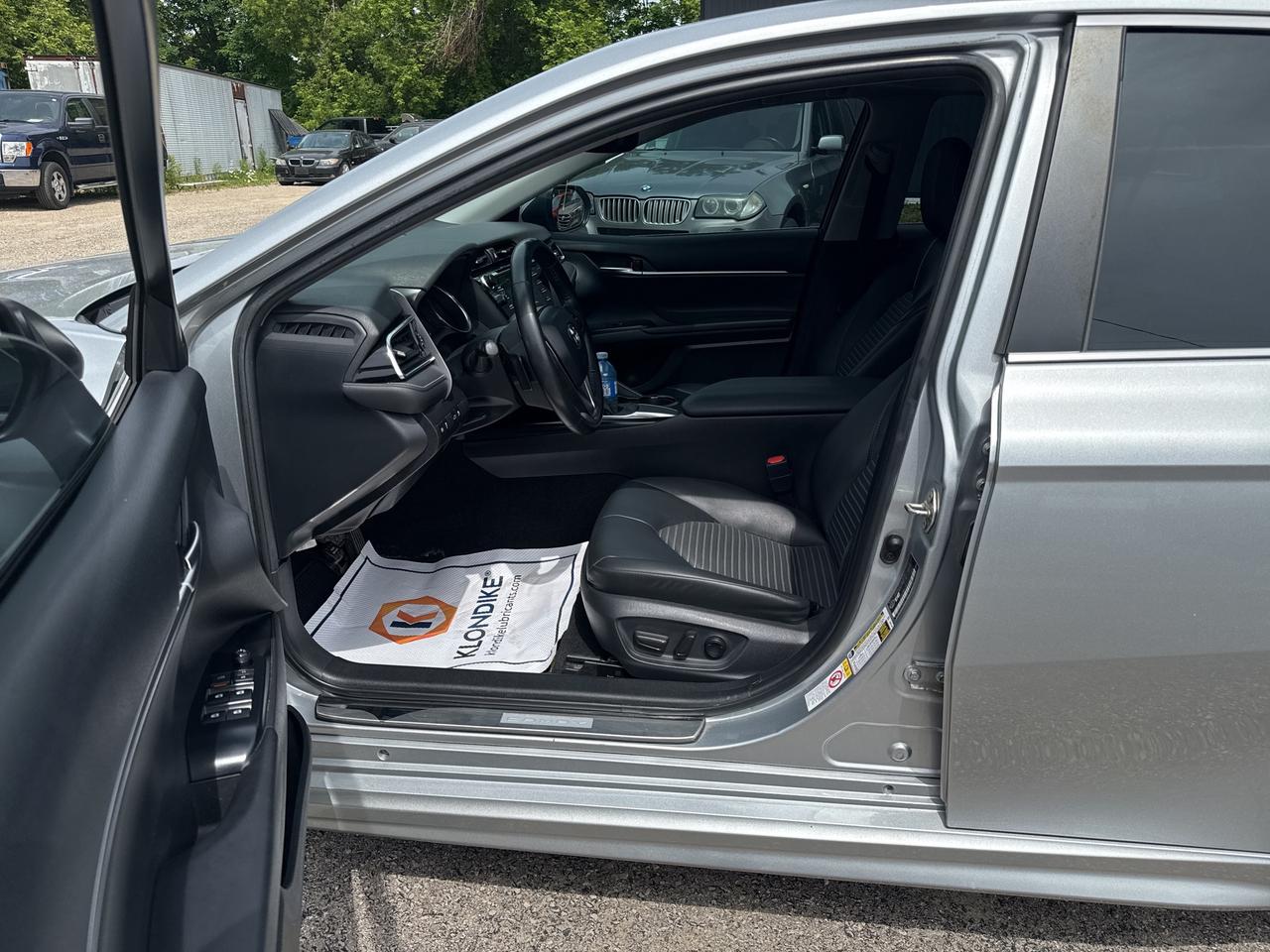 2018 Toyota Camry SE Upgrade Photo