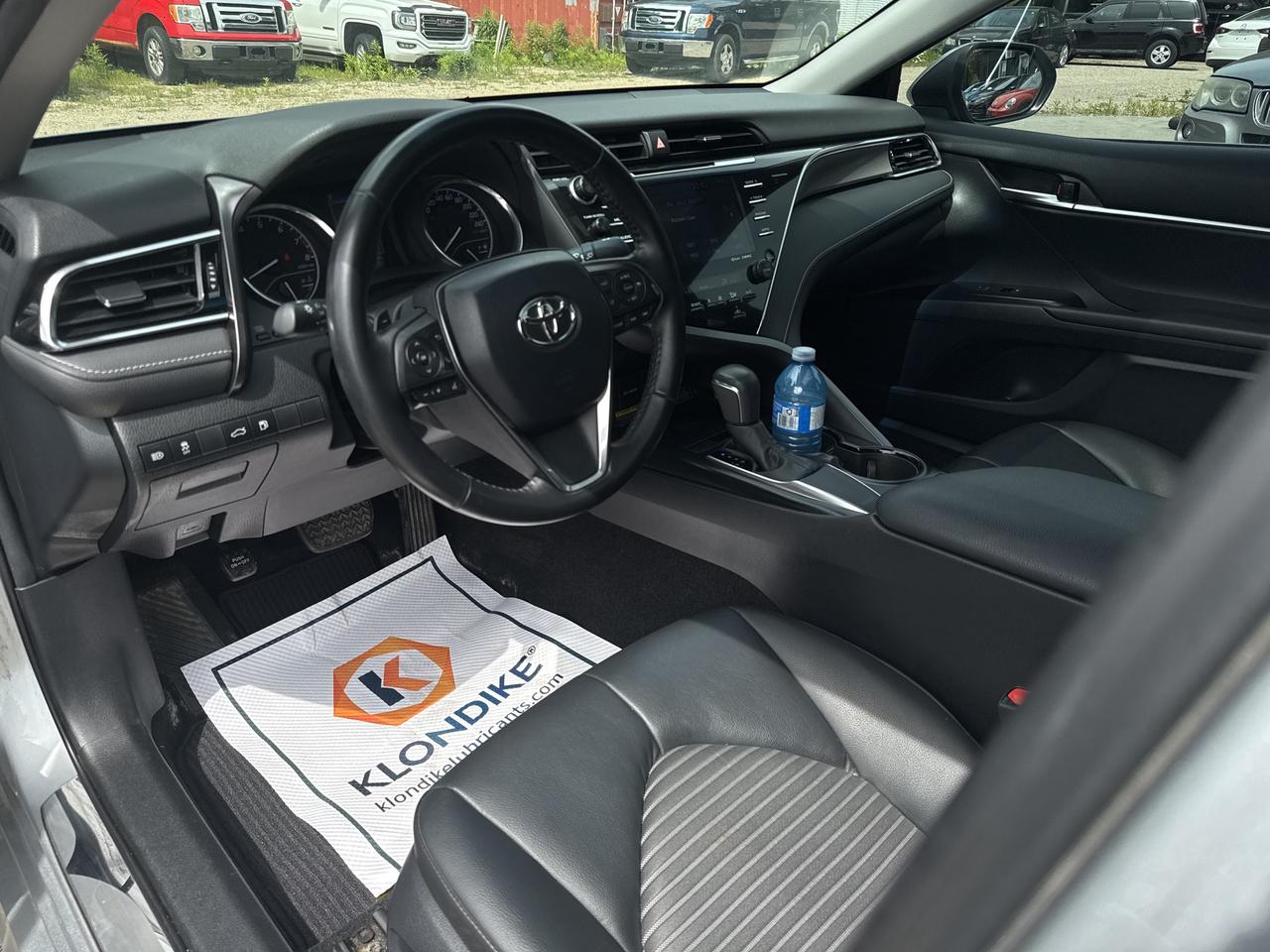 2018 Toyota Camry SE Upgrade Photo